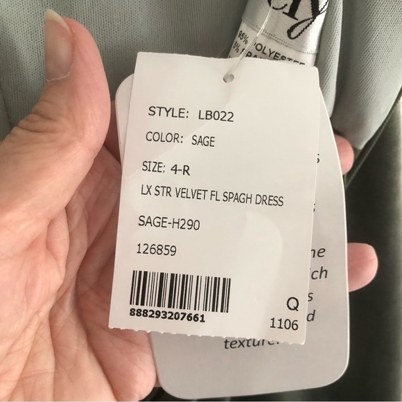 Lovely Womens Sage Green Velvet A-line High Slit Gown Size 4 - Picture 12 of 16